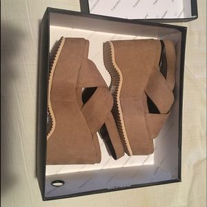 *NWT* Francesco Milano Platform Sandals